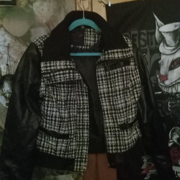 Stylish Spring Jacket - Picture 4 of 5